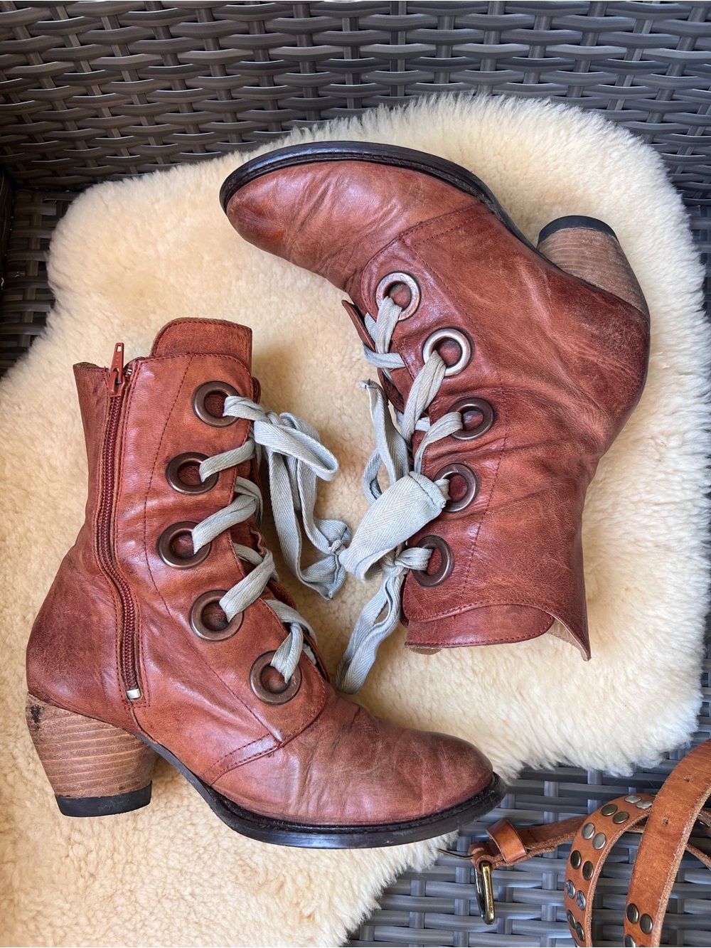 John Fluevog East End Gladstone Mid-Calf Lace Up Boots Sz 8 Brown Witch Grunge - Picture 14 of 14